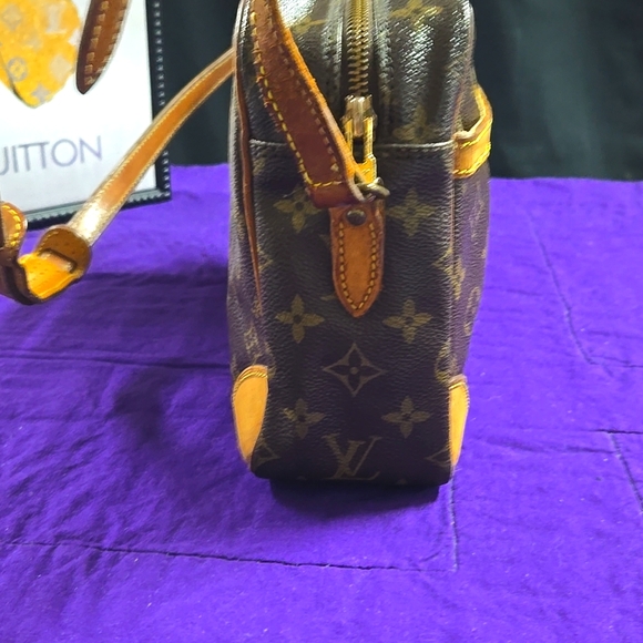 AUTHENTIC LOUIE VUITTON MONOGRAM TROCADERO 30 SHOULDER/ CROSSBODY BAG - Picture 8 of 12